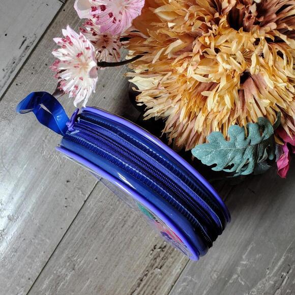 Star Wars mandalorian lip gloss set with nail stickers child’s gift - Picture 6 of 9